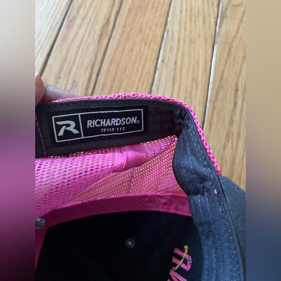 universal chevrolet trucker hat cap SnapBack One Size Fits All Pink Gray Logo - Picture 4 of 5